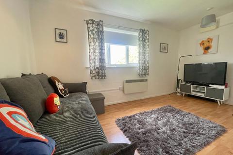 1 bedroom flat for sale, St Johns Close, Daventry, Northampton NN11 4SH