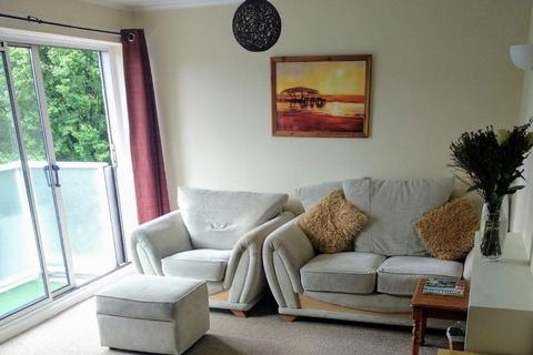 2 bedroom flat for sale, Carew Court, Basinghall Gardens, Sutton SM2