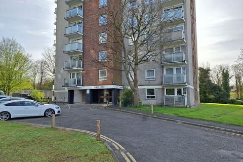 18, Carew Court Basinghall Gardens, Sutton, SM2 6AR