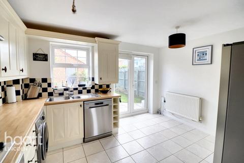 2 Fulmen Close, Lincoln, LN1 1AW