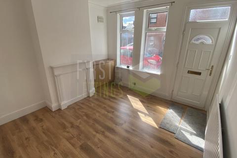 2 bedroom terraced house to rent, Lothair Road, Leicester LE2