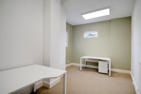 Office to rent, Harmondsworth Lane, West Drayton UB7