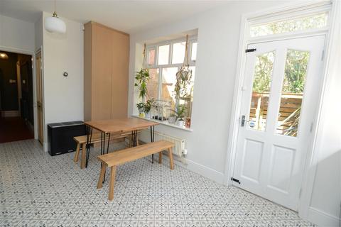 17 Abbeydale Road, Birmingham, B31 3TL