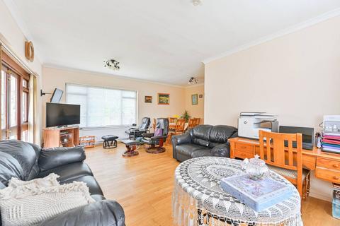 3 bedroom bungalow for sale, Sherwood Avenue, Streatham Vale, London, SW16