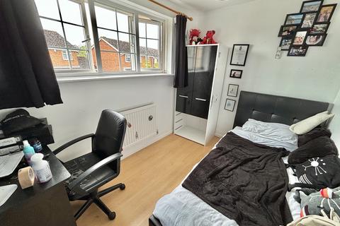3 Hodson Close, Whetstone, Leicester, LE8 6EU