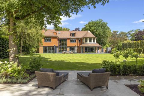 26 Fairbourne, Cobham, KT11 2BT