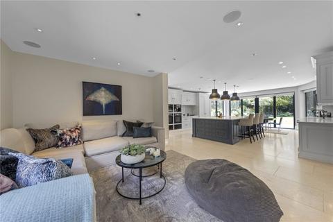 26 Fairbourne, Cobham, KT11 2BT
