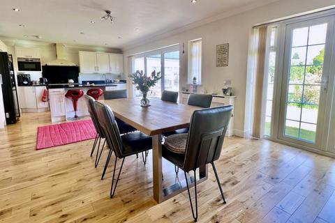 4 bedroom chalet for sale, Morant Road, Ringwood, BH24 1SX