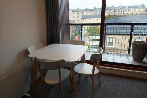 2 bedroom flat to rent, St Leonards Crag, Edinburgh EH8