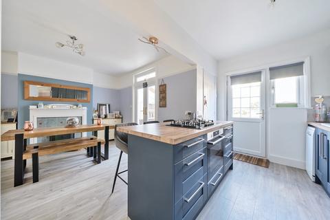 40 Chart Road, Folkestone, CT19 4EW