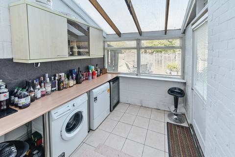 40 Chart Road, Folkestone, CT19 4EW