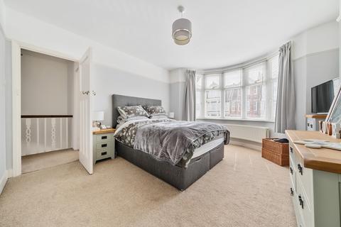 40 Chart Road, Folkestone, CT19 4EW