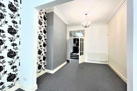 3 bedroom terraced house to rent, Oxford Street, St. Helens