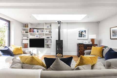 89 The Vineyard, Richmond, TW10 6AT