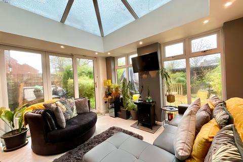 43 Meadow Close, Leek, ST13 5TX
