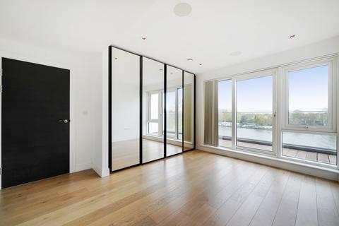 3 bedroom penthouse to rent, Kew Bridge Road, Brentford TW8