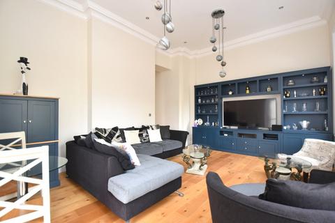 2 bedroom apartment for sale, Chevalier Road, Felixstowe, Suffolk, IP11