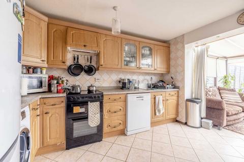 67 Cheviot Road, Slough, SL3 8UE