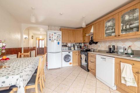 67 Cheviot Road, Slough, SL3 8UE
