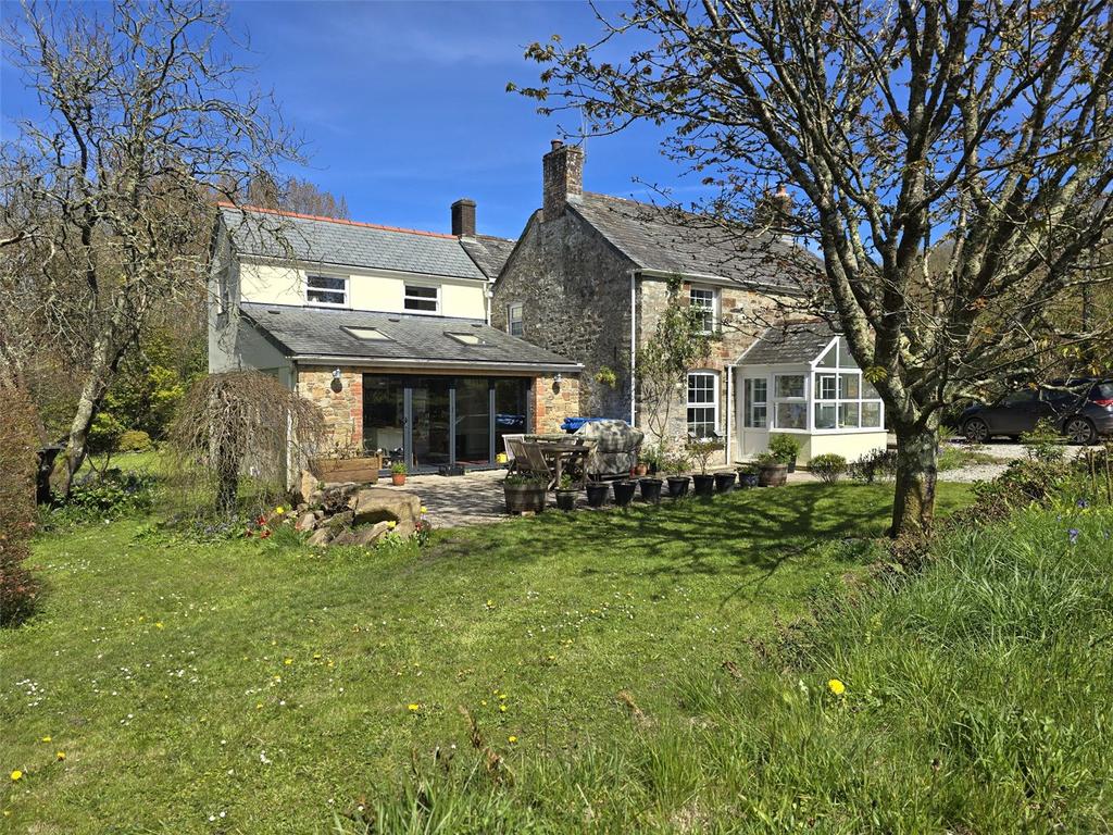 Bodmin, Cornwall 5 bed detached house to rent £2,000 pcm (£462 pw)