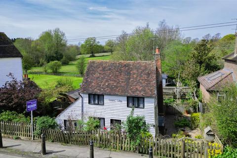 2 bedroom detached house for sale - No Onward Chain in Hawkhurst