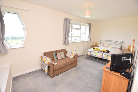 9 Cleave Crescent, Woodford, Bude, EX23 9JH