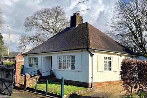 3 bedroom bungalow to rent, Romsey, Hampshire SO51