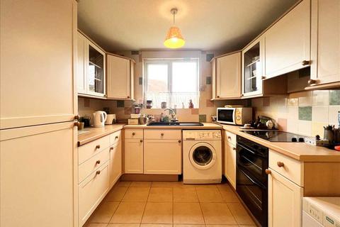 2 bedroom apartment for sale, 56 Hadleigh Road, Leigh on Sea SS9