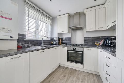 16 Alice Close, New Barnet, Barnet, EN5 1PB