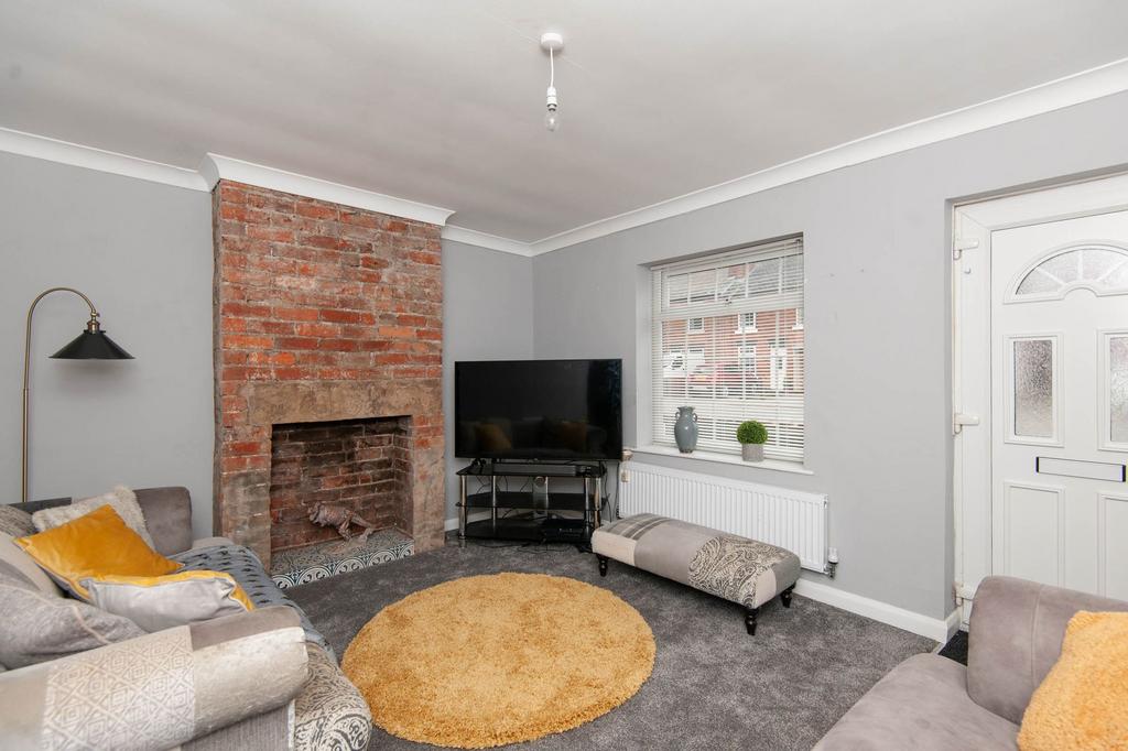 Chesterfield, Chesterfield S40 2 bed terraced house for sale £150,000