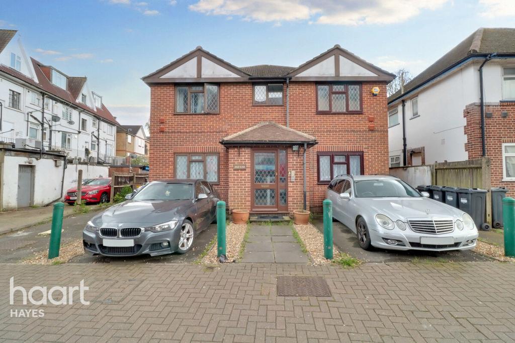 Grove Road, Hounslow 1 bed flat for sale £250,000