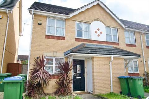 3 bedroom house share to rent, Summerton Way