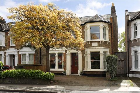 93 Queens Road, London, SW19 8NR