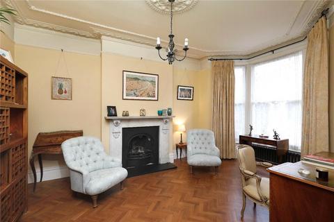 93 Queens Road, London, SW19 8NR