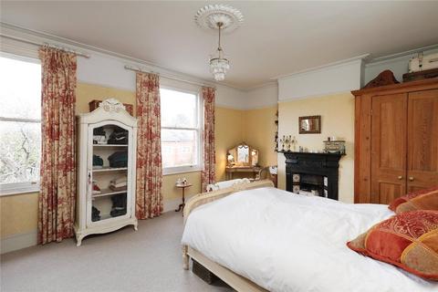 93 Queens Road, London, SW19 8NR