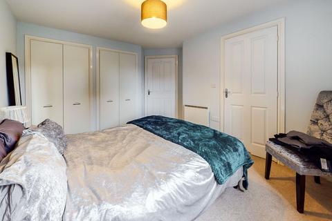 2 bedroom flat to rent, Hilton, Derby DE65