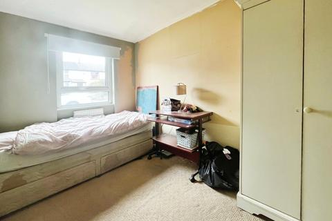 2 bedroom flat for sale, Prestwich, Manchester M25
