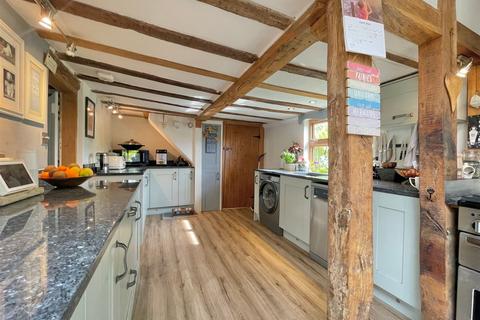 3 bedroom cottage for sale, The Green, Tacolneston