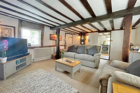 3 bedroom cottage for sale, The Green, Tacolneston