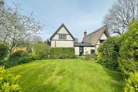 3 bedroom cottage for sale, The Green, Tacolneston