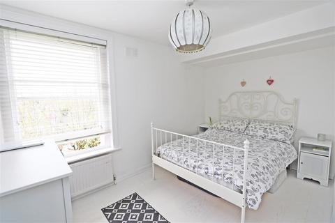 1 bedroom apartment for sale, Croindene Court, South Croydon