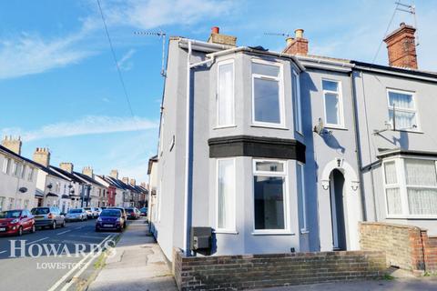 3 bedroom end of terrace house for sale, St Peters Street, Lowestoft