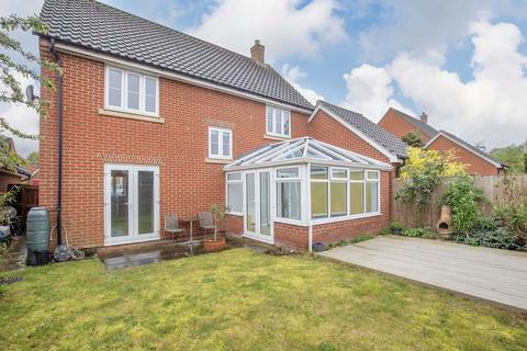 3 bedroom detached house to rent, Lord Nelson Drive, Norwich
