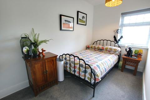 115 Howards Grove, Shirley, Southampton, SO15 5PS