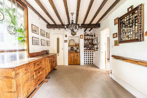 4 bedroom cottage for sale, Parish Road, Norwich NR10