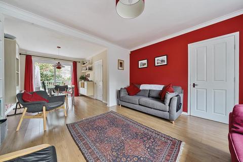 4 bedroom terraced house for sale, Cedar Close, Bromley