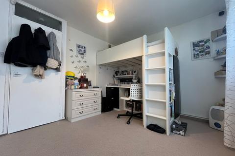 1 bedroom ground floor flat for sale, Makepeace Road, Northolt UB5