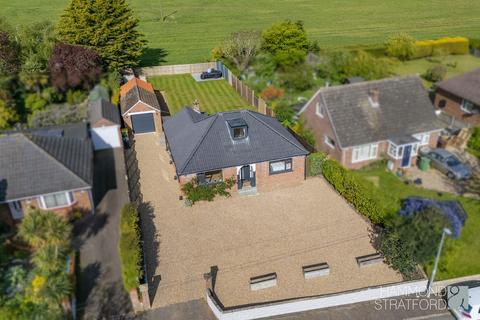 3 bedroom detached bungalow for sale, Park Lane, Wymondham