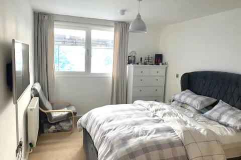 2 bedroom apartment to rent, High Street, London, E15