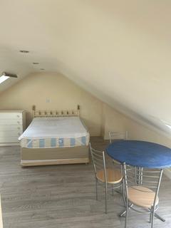 1 bedroom terraced house to rent, Beecham Road, Reading RG30